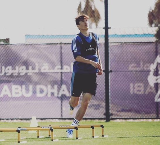 SHOMURODOV, L’UZBEKO DEL GENOA CON LA FOTO DI MOURINHO preview