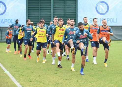 Napoli, tutti negativi ai tamponi nel gruppo squadra preview