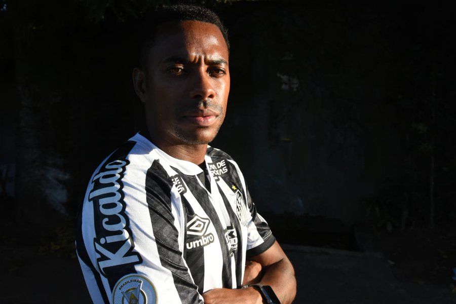 Ufficiale: Robinho torna al Santos. Percepirà 230 euro al mese article-post