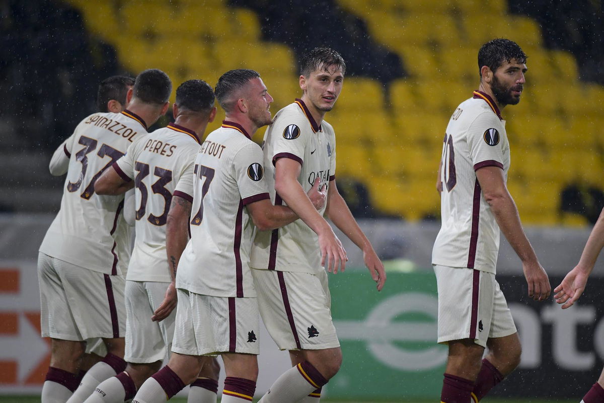 Singo subito espulso, troppo facile per la Roma con Mkhitaryan, Veretout e Pellegrini article-post