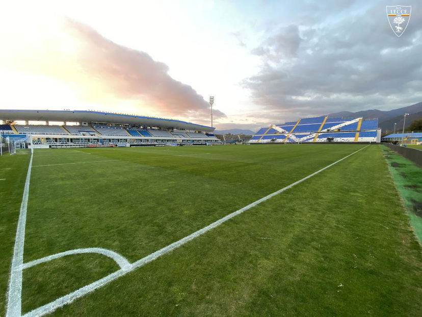 Lecce, test negativi prima della gara con il Cosenza: chiesto lo slittamento alle ore 16 preview