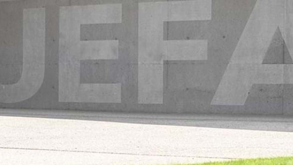 PSG-Basaksehir, il Tweet della UEFA: “Il razzismo non trova posto nel calcio” article-post