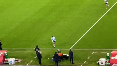 Insigne sblocca con un gioiello su punizione, la sua dedica è a Diego. Il video preview