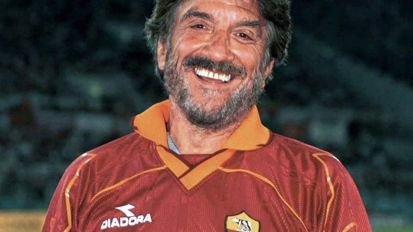 Roma, domani lutto al braccio in Europa League per commemorare Gigi Proietti preview