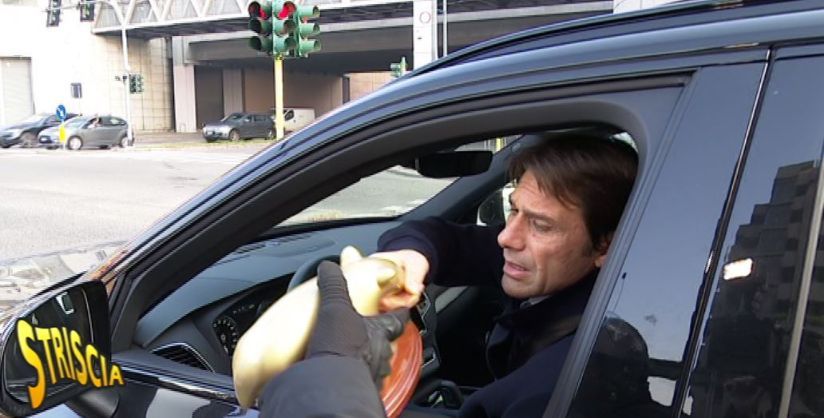 Conte e il Tapiro d’oro di Striscia la notizia: “Se non mangerò il panettone sarà perché non l’avrò meritato” preview