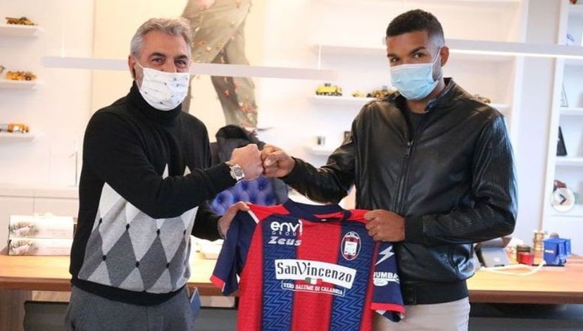 Ufficiale: Crotone, rinnovo con Messias fino al 2024 preview