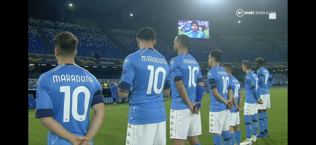 Tutti con il nome di Maradona sulle spalle: il Napoli si presenta così in campo article-post