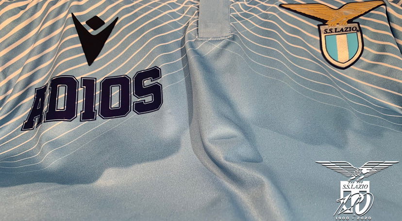 Morte Maradona, la Lazio omaggia Diego con una maglia speciale preview