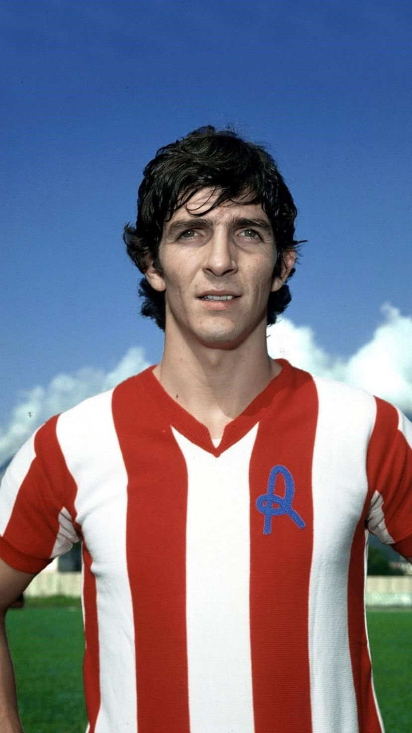 Morte Paolo Rossi, il saluto del Vicenza: “Non esistono parole per esprimere il dolore. Ciao Paolo” preview