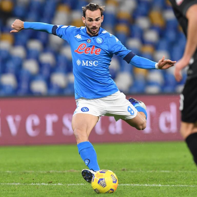 Una prodezza di Fabian Ruiz e Insigne su rigore portano avanti il Napoli sul Bologna. All’intervallo è 2 0 Una prodezza di Fabian Ruiz e Insigne su rigore portano avanti il Napoli sul Bologna. All’intervallo è 2 0