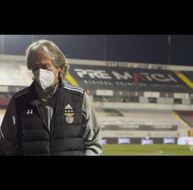 Annullata la conferenza stampa del Benfica: sospetta infezione respiratoria per l’allenatore article-post