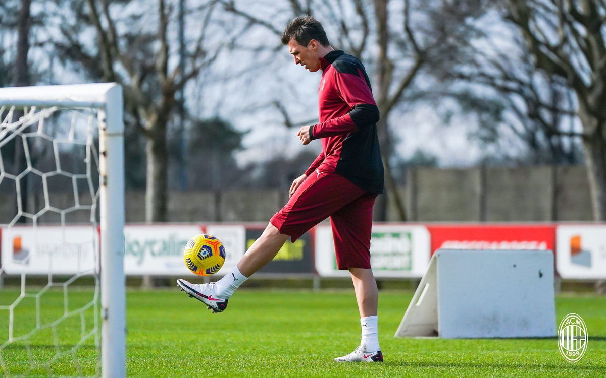 Milan, Mandzukic e Bennacer a parte. Ibra in gruppo article-post