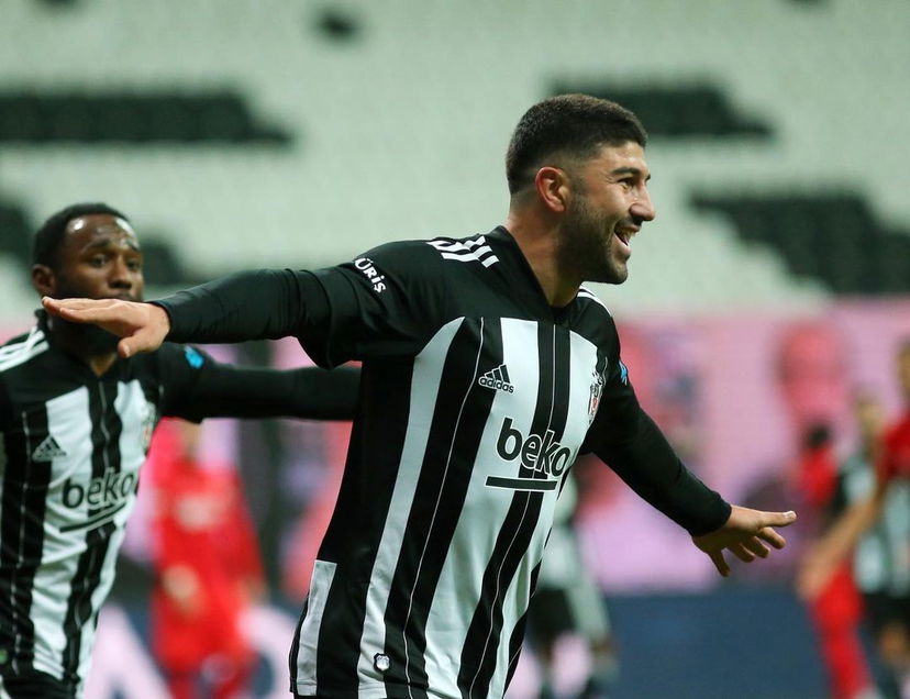 Lecce, è arrivato l’attaccante Yalcin. Ora le visite preview