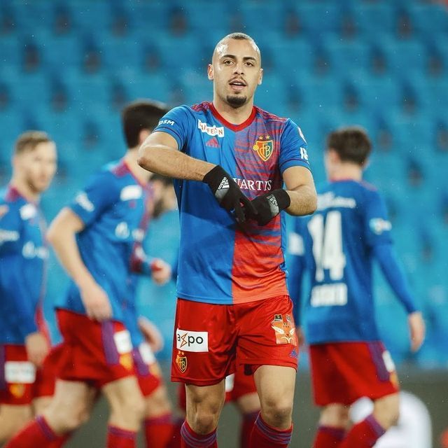 Arthur Cabral alla Fiorentina: i viola lo preannunciano sui social con Excalibur preview