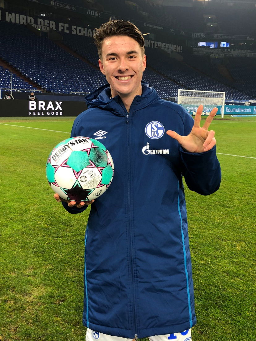 Ufficiale: lo Schalke 04 blinda Hoppe. Contratto fino al 2023 preview
