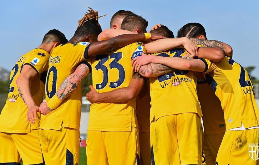 Impresa Parma: 2-0, Roma messa al tappeto da Mihaila ed Hernani (rigore) preview