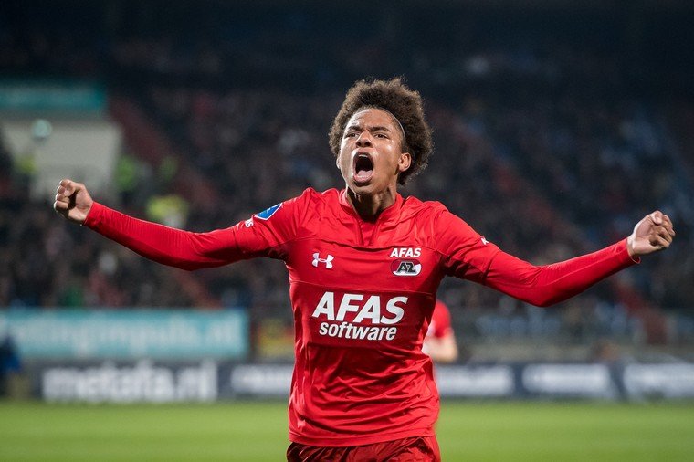 Esclusiva: Stengs-Lazio, oggi nuovi contatti. Il Feyenoord insiste per Isaksen preview