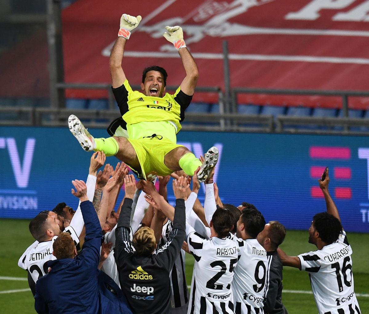 Buffon su Twitter: “La finale perfetta. Il finale perfetto” article-post