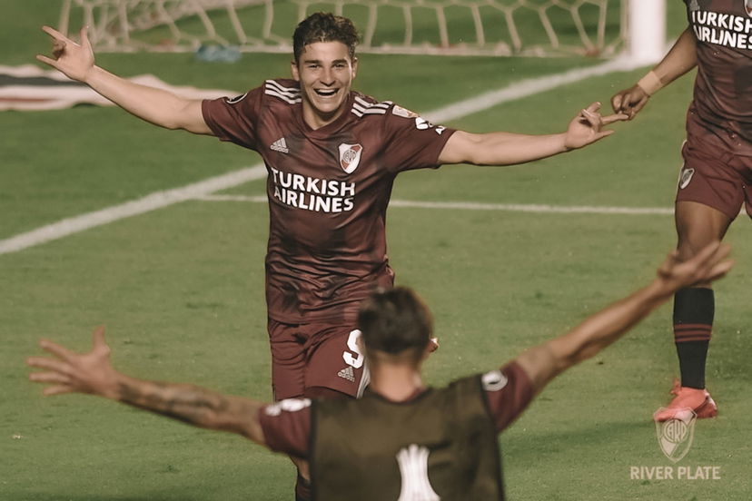 Julian Alvarez fa la storia del River Plate: 6 gol in una partita, non era mai successo prima preview