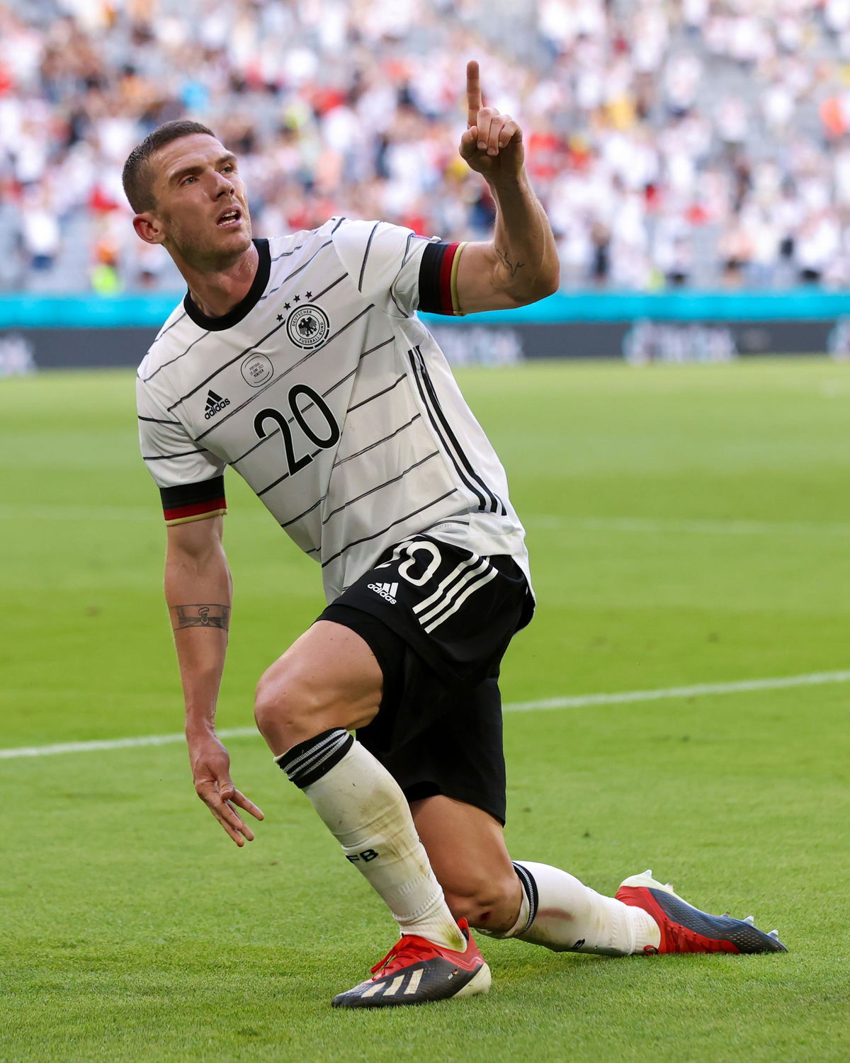 Gosens si riprende anche la Germania: “Ho attraversato momenti difficili. Felice di essere tornato” article-post