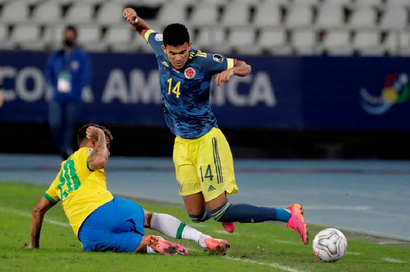 Luis Diaz in lacrime dopo la doppietta che stende il Brasile. In tribuna c’era anche il papà preview