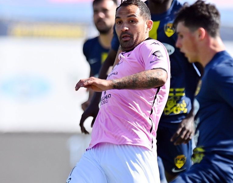 Palermo, Santana si ritira dal calcio giocato. Farà l’allenatore del settore giovanile preview