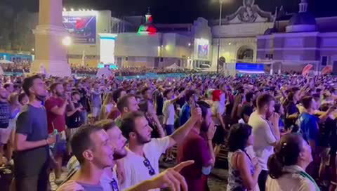 Italia in finale! Grande festa a Piazza del Popolo. Il video preview