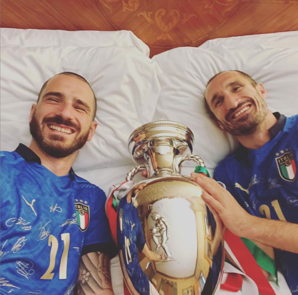 Bonucci: “Sarò onorato di indossare la fascia di capitano di Chiellini. Ho imparato molto da lui” article-post