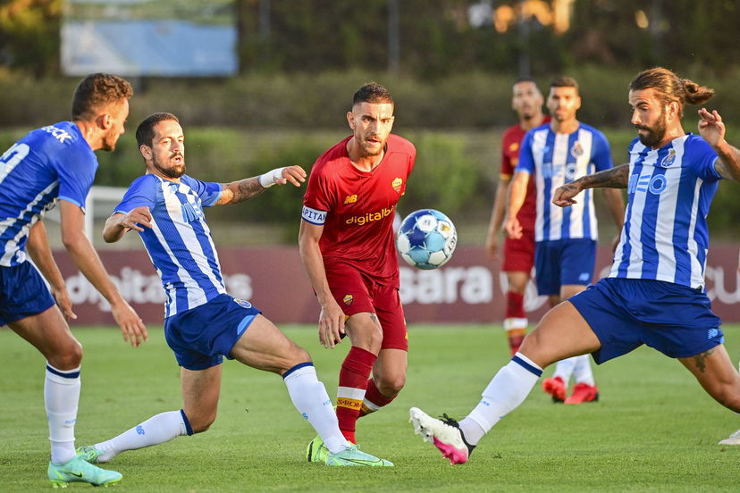 Nervosismo in Porto-Roma, duro fallo di Pepe su Mkhitaryan e rissa sfiorata preview