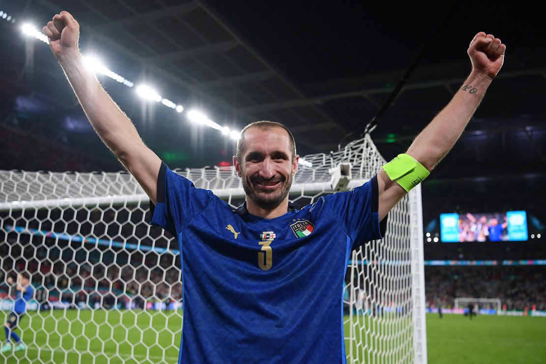 Italia, ieri i festeggiamenti a Roma: Chiellini scatenato, canta “Notti magiche”. Il video article-post