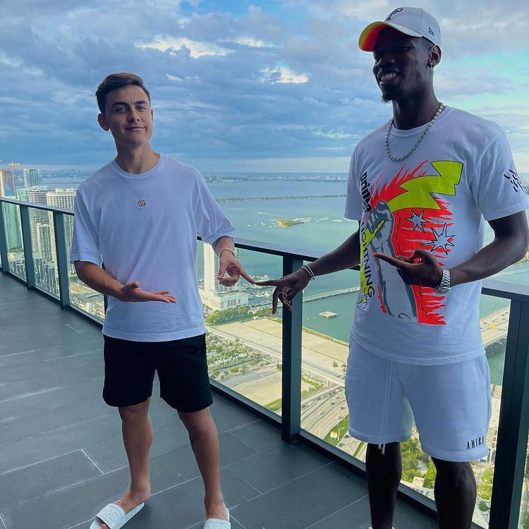 Pogba a Dybala: “Giocatore e uomo top. Spero di vederti presto” preview