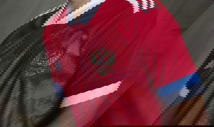 Crisi Ucraina: Adidas sospende partnership con la federcalcio russa preview