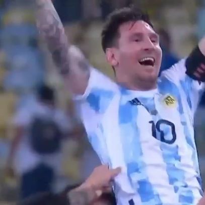 Il PSG celebra Leo Messi: sei palloni d’oro all’ombra della Tour Eiffel. Il video preview