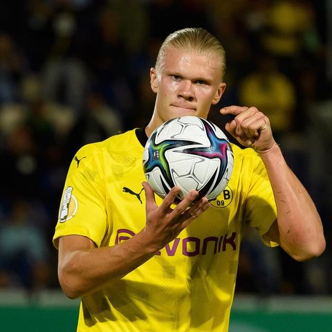 Raiola: “Futuro di Haaland? Presto per parlarne. La Spagna gli piace” preview