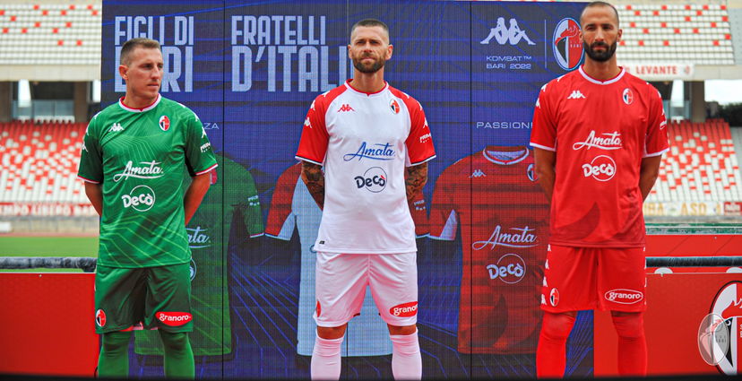 Bari, presentate le nuove maglie: Fede, Passione e Speranza preview