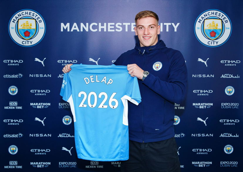 Ufficiale: il giovane talento Delap rinnova con il Manchester City fino al 2026 preview