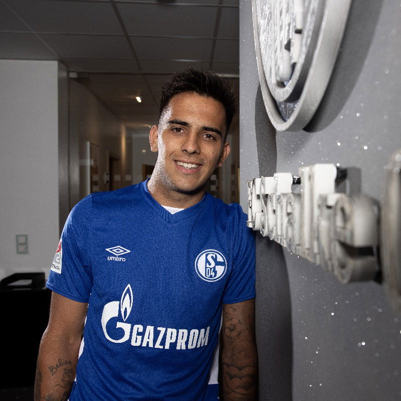 Ufficiale: Zalazar allo Schalke dall’Eintracht article-post