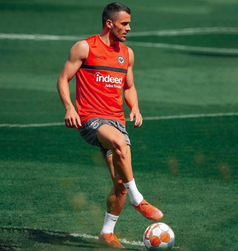 Kostic-Juve: la prima volta il 21 maggio. Il barbiere e la resistenza preview