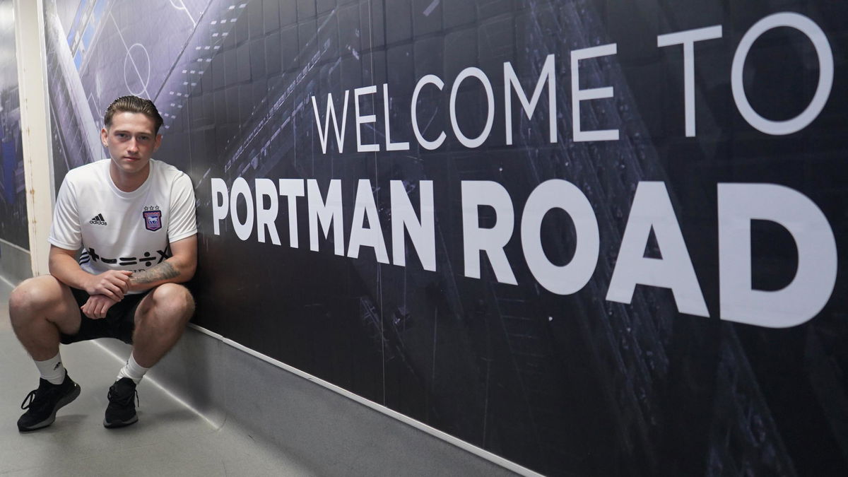 Ufficiale: Louie Barry dall’Aston Villa all’Ipswich Town article-post