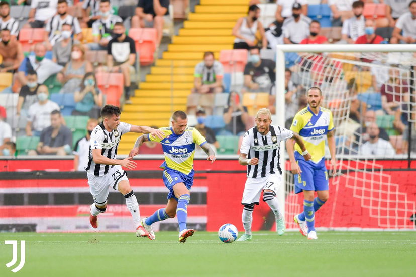 Juve, clamoroso finale: erroraccio di Szczesny, annullato un gol a Ronaldo. E’ 2-2 a Udine preview