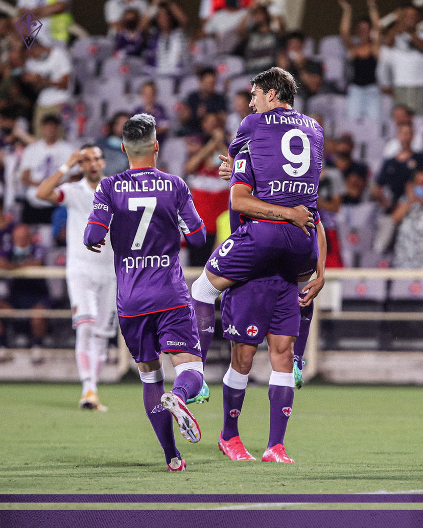 Vlahovic oltre il mercato: doppietta al Cosenza, la Fiorentina vince 4-0 preview