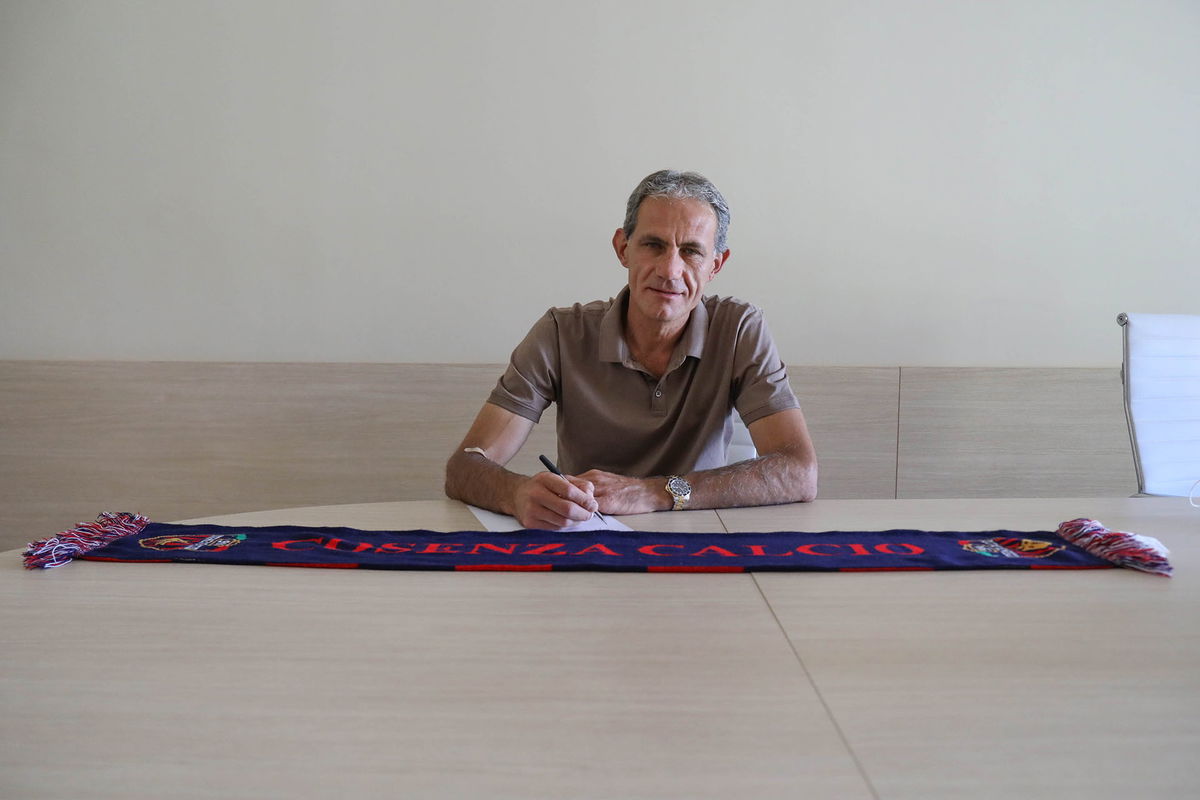 L’indiscrezione: Cosenza, valutazioni in corso su Zaffaroni. Gli scenari article-post