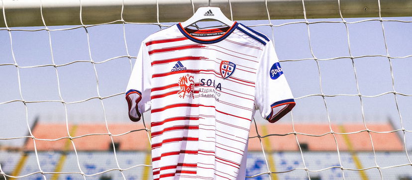 Cagliari, presentata la seconda maglia per la stagione 2021-22 preview