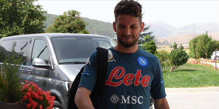 Napoli, Mertens e Lozano raggiungono i compagni in ritiro preview