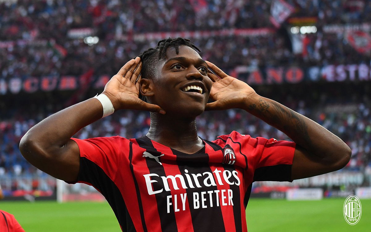 Leao: “Tra Ibra e Ronaldo sono più felice di lavorare con CR7 perché è un giocatore che ammiro molto” article-post