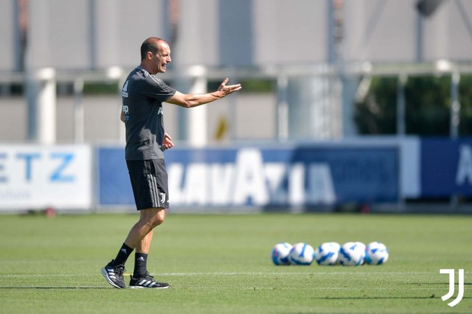 Juventus, i convocati di Allegri per il Sassuolo. Out Bernardeschi, c’è Rabiot article-post