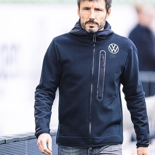 Ufficiale: Wolfsburg, esonerato Van Bommel preview