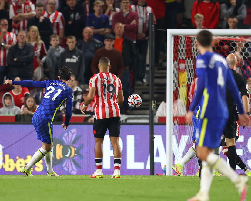 Chilwell regala i tre punti e la vetta al Chelsea: battuto di misura il Brentford preview