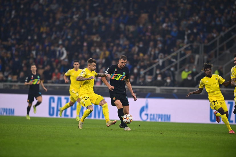 Primi tempi: Dzeko porta avanti l’Inter. Porto-Milan 0-0 preview