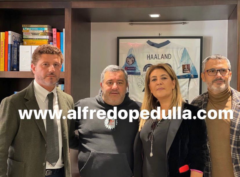 Tutto confermato: Raiola presidente onorario IAFA. “Sono felice, è un giorno molto importante” preview